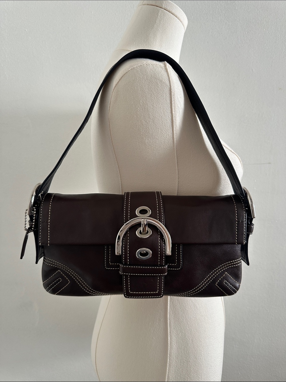 Vintage Coach brown leather shoulder bag